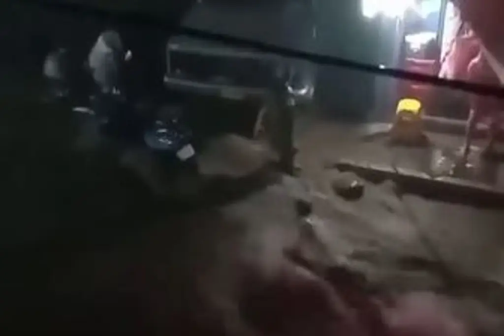 Video capta dramático rescate de un hombre arrastrado por la corriente en Catemaco