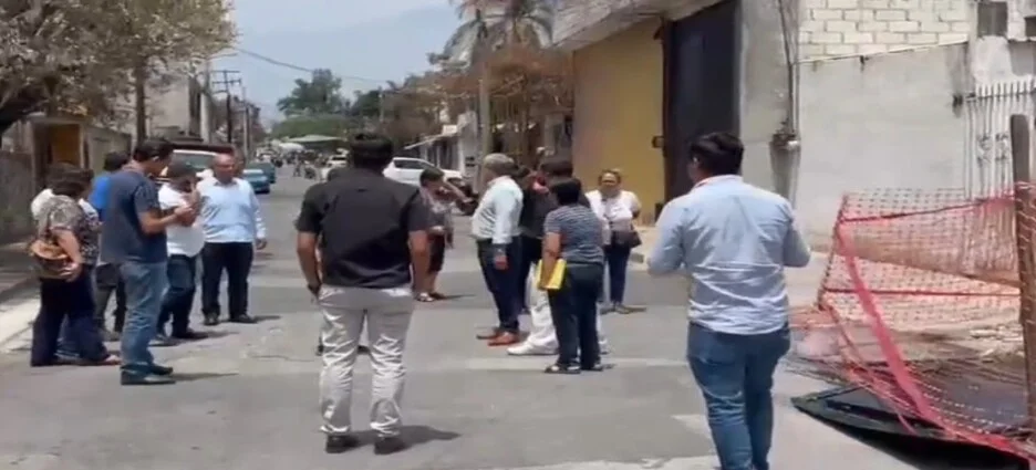 Alcalde de Cuernavaca externa su apoyo a vecinos tras explosión en Las Granjas