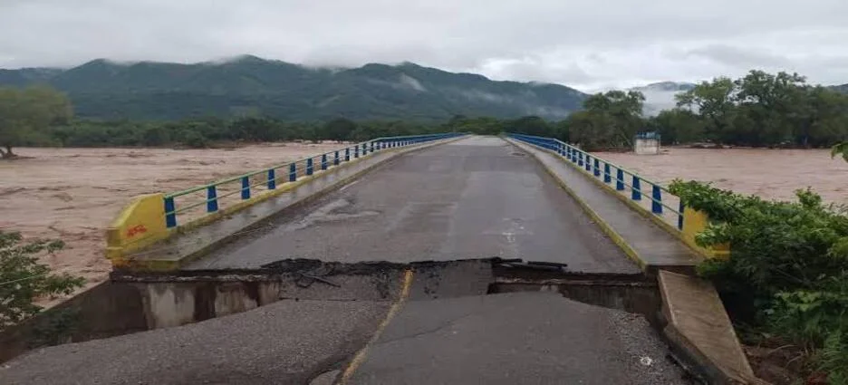 Anuncian reconstrucción de 55 puentes dañados por la vaguada monzónica en Hidalgo