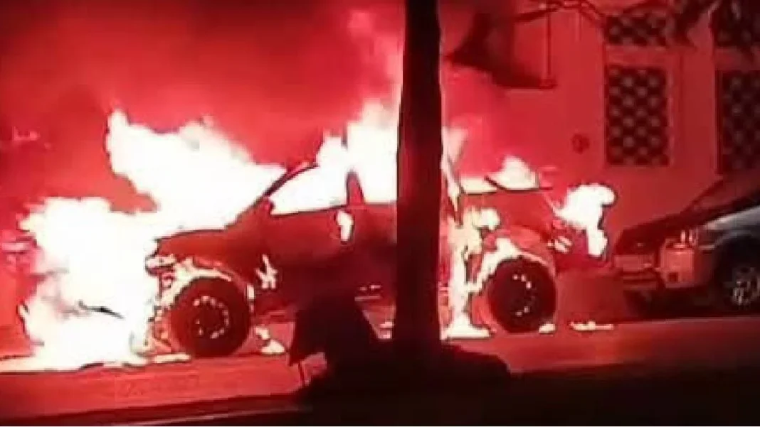 Ataques incendiarios dejan 5 autos quemados en Tabasco