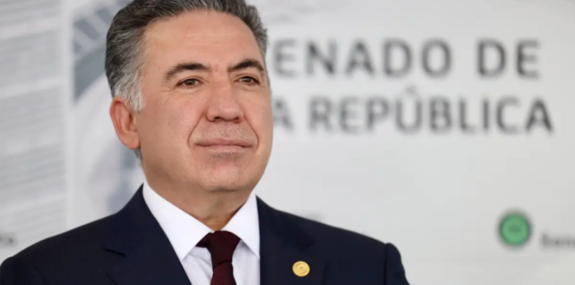 Deja Enrique Inzunza la bancada de Morena