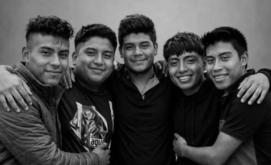 Hallan muertos a 5 jóvenes