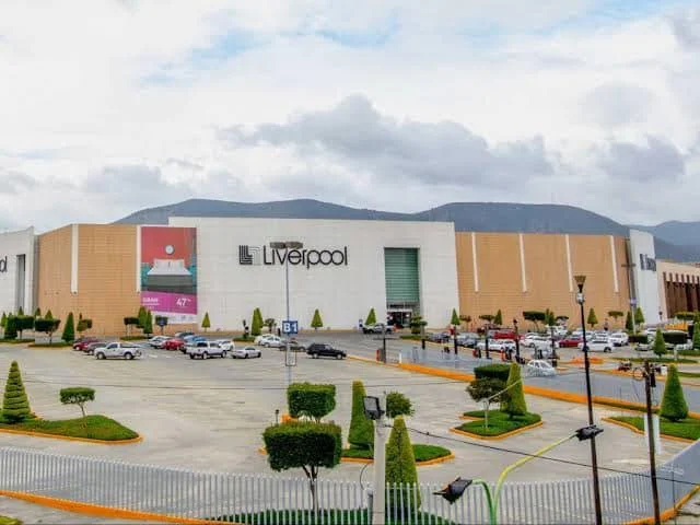 Hombre vendía una camioneta en Galerías Pachuca y terminó detenido