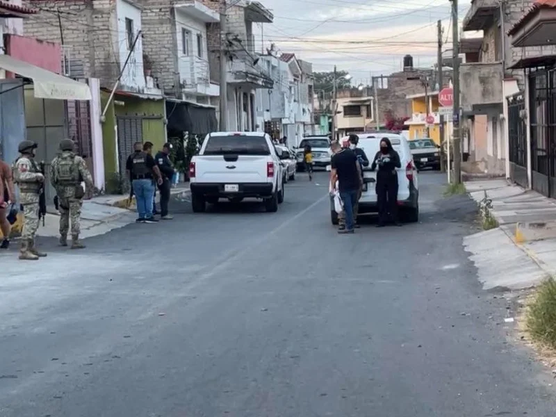 Cateo en Tepic deja dos detenidos y aseguran presunta droga