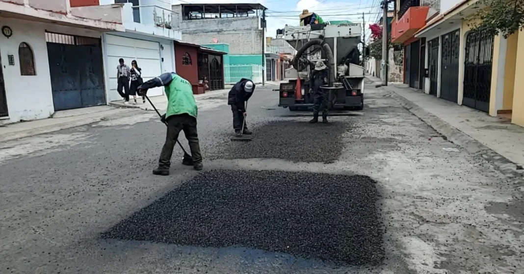 Continúan labores de bacheo en distintos puntos de Morelia