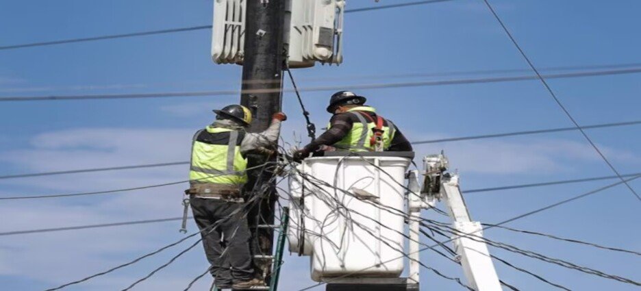 Gobernadora Marina del Pilar se reunirá con CFE por cortes de luz y postes caídos en Baja California