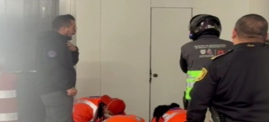 Hombre sufre graves quemaduras tras recibir descarga eléctrica cerca del Metro Cuauhtémoc