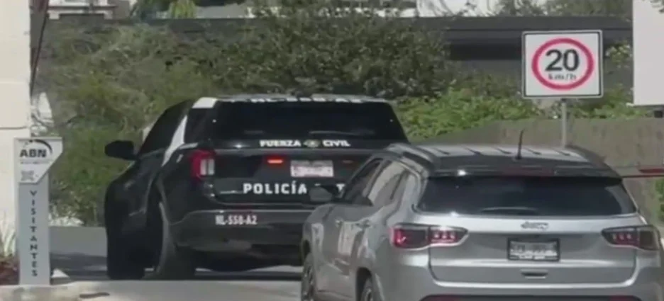 Investigan muerte de hombre hallado sin vida en una alberca de Monterrey