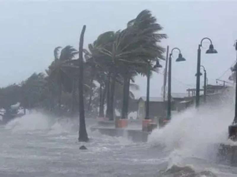 Olas de hasta tres metros afectarán las costas de Nayarit por el huracán Polo