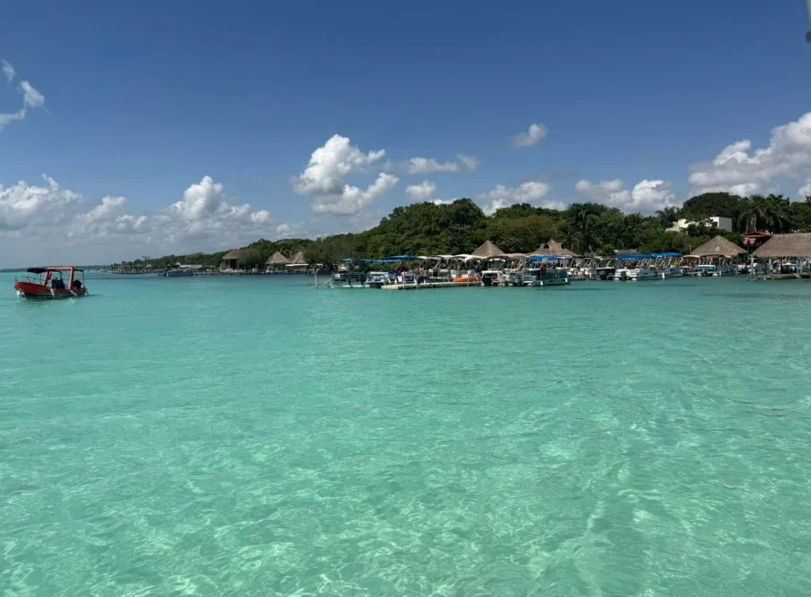 Reportan baja afluencia en Bacalar tras vacaciones de verano