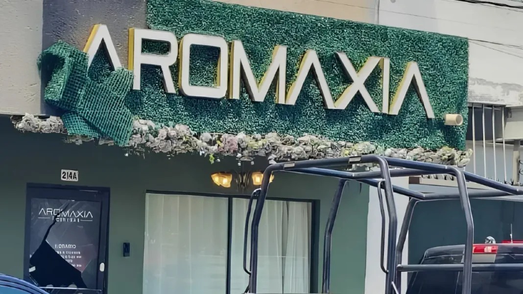 Roban cerca de 500 mil pesos en efectivo y mercancía de una perfumería en Monterrey