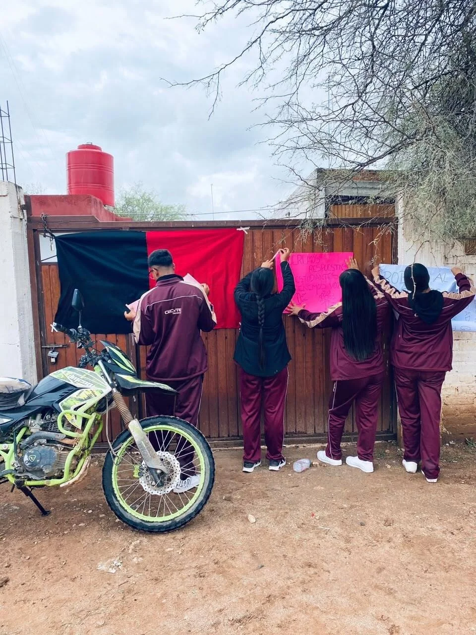 Alumnos de Cecytez Las Catarinas mantienen paro y exigen cambios directivos