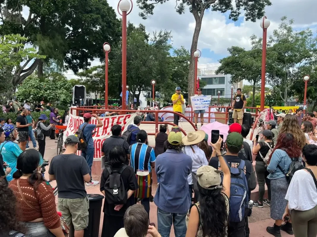 Colectivos de Jalisco cambian marchas por asambleas para exigir agua limpia