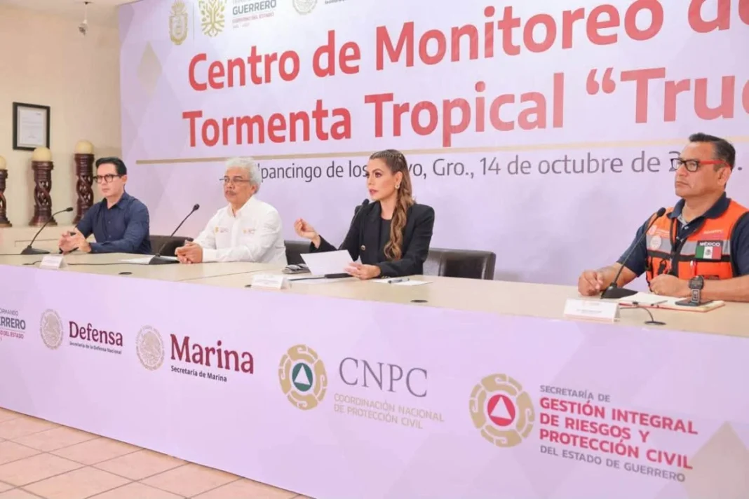 Guerrero suspende clases ante riesgo por Trudy