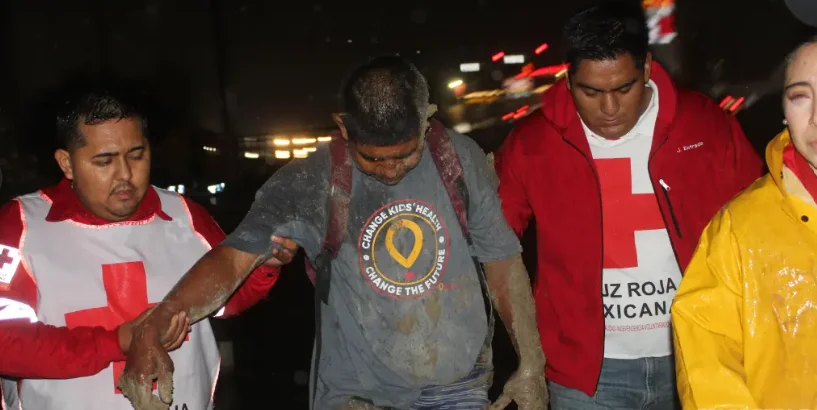 Rescatan a hombre de ahogarse en arroyo de Saltillo